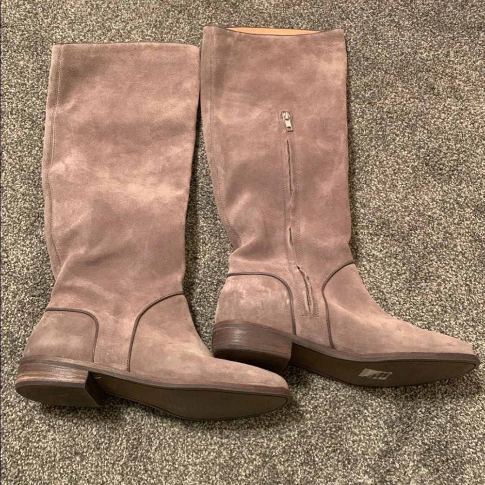 Ugg Suede boots women’s 11 mushroom